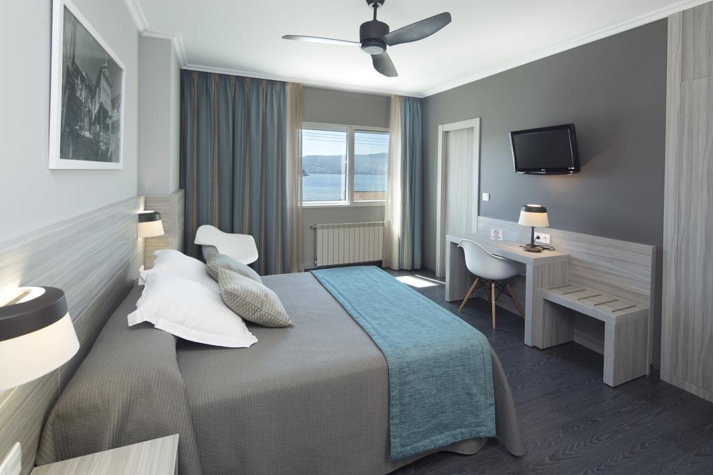 Hotel Combarro Pokoj fotografie